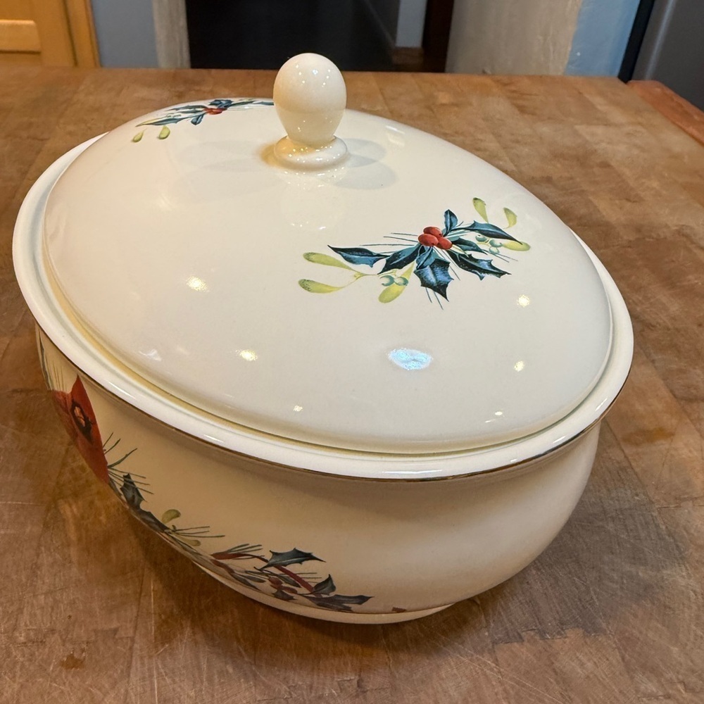 Lenox Winter Greetings Cream and Red Cardinal Covered Dish Christmas Dish - Picture 5 of 16